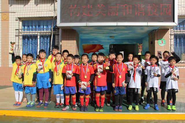 米奇致球迷：大家都渴望夺冠可惜未能如愿 但我们不会退缩